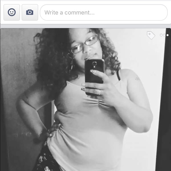 Meet your Posher, Ashlee - Picture 1 of 1